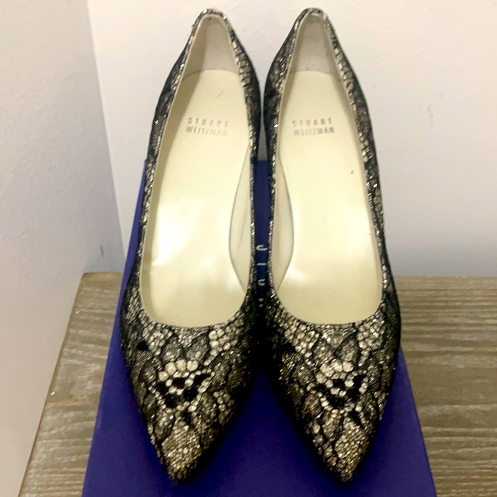 Stuart Weizmann Pinot Silver Sugar Lace Pump